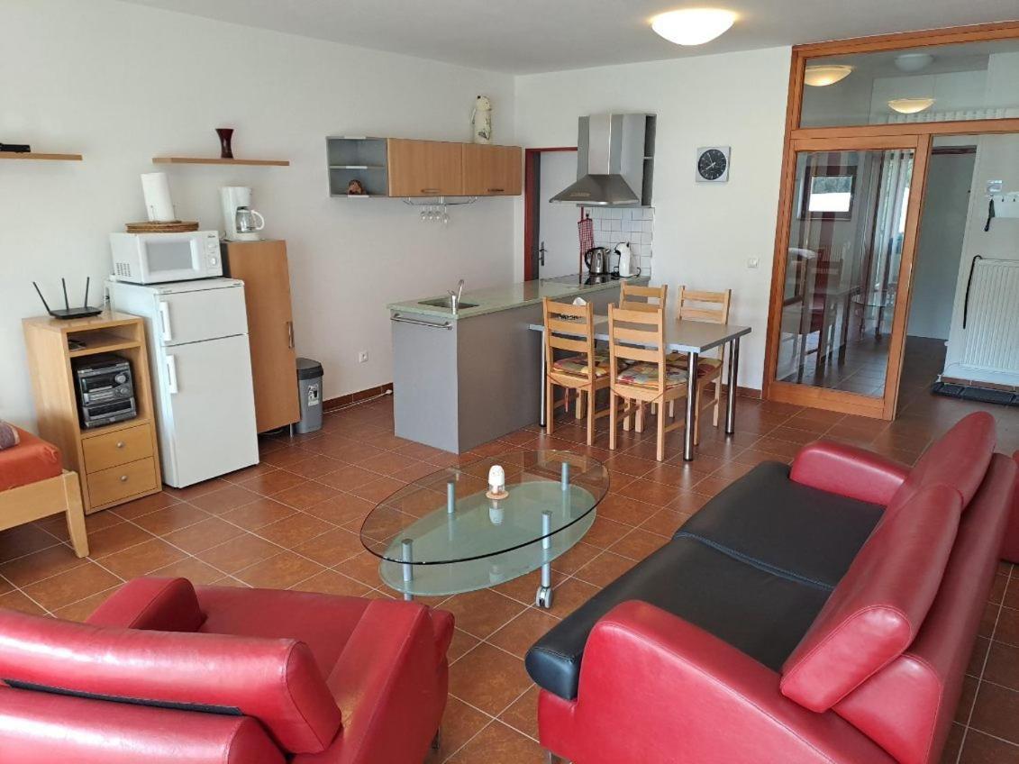 Apt C-3 V Arealu Doky Lipno - Bezbarierovy Lipno nad Vltavou Exterior foto